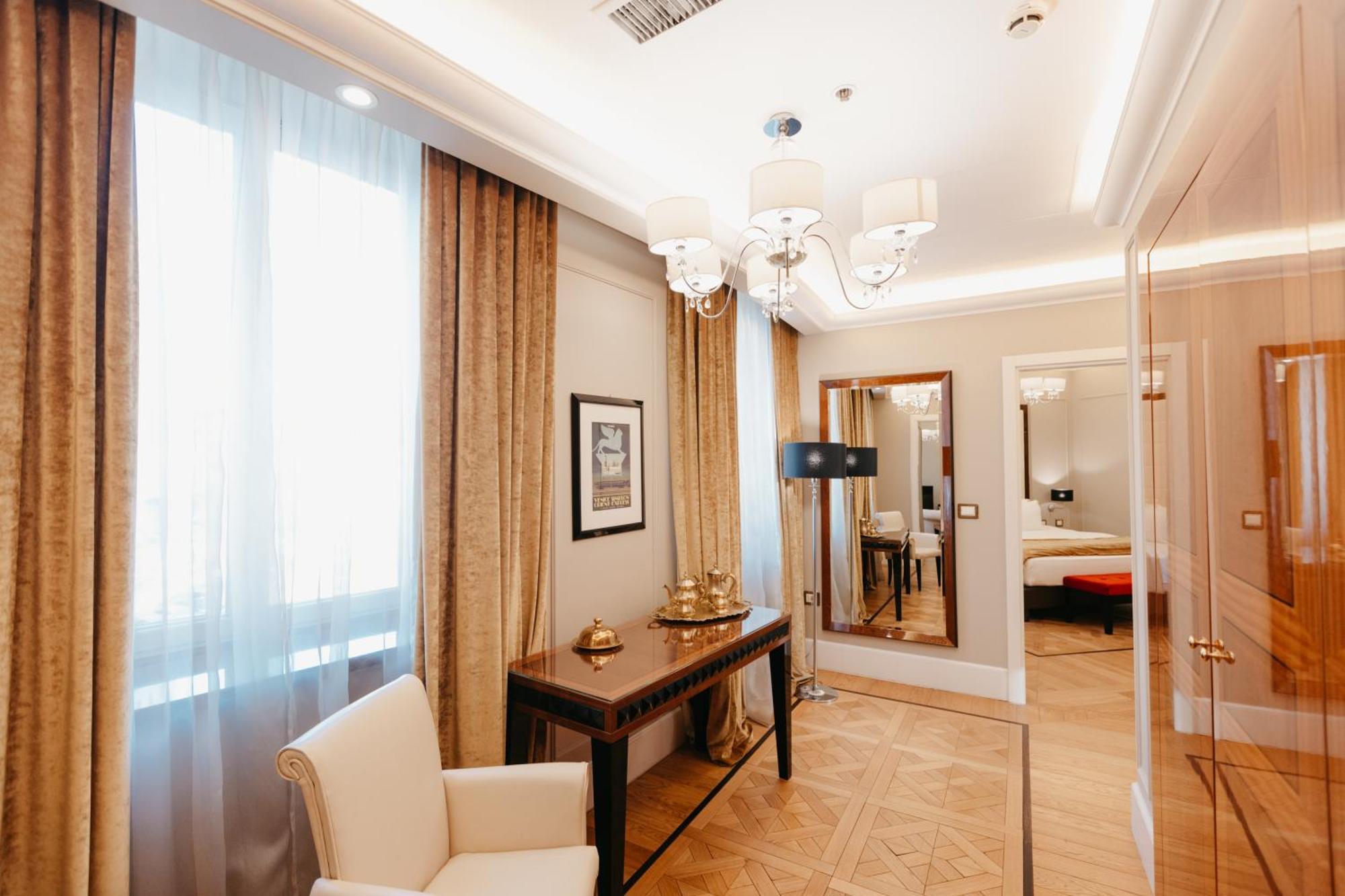 Grand Hotel Yerevan - Small Luxury Hotels Of The World Exterior foto