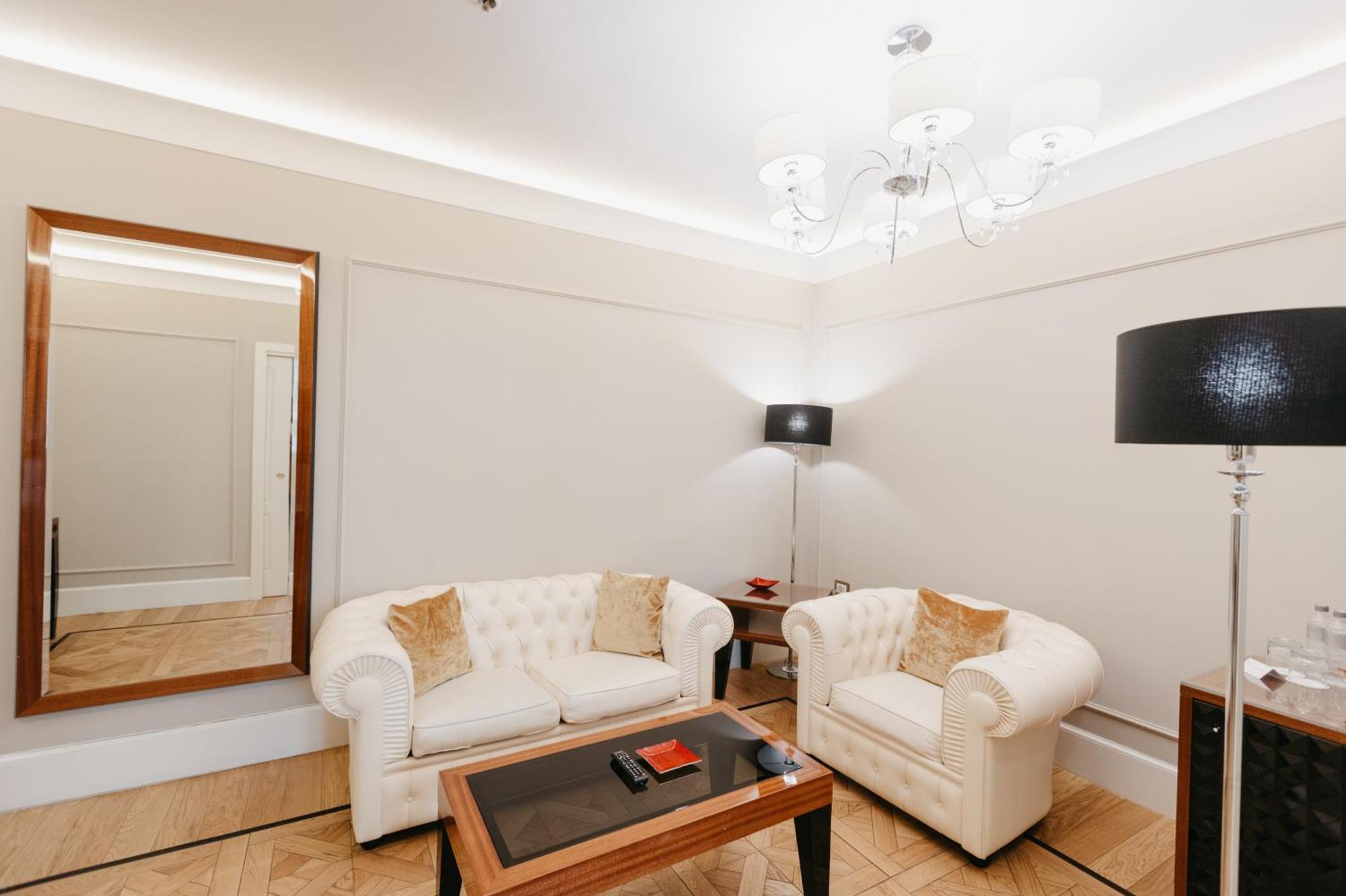 Grand Hotel Yerevan - Small Luxury Hotels Of The World Exterior foto