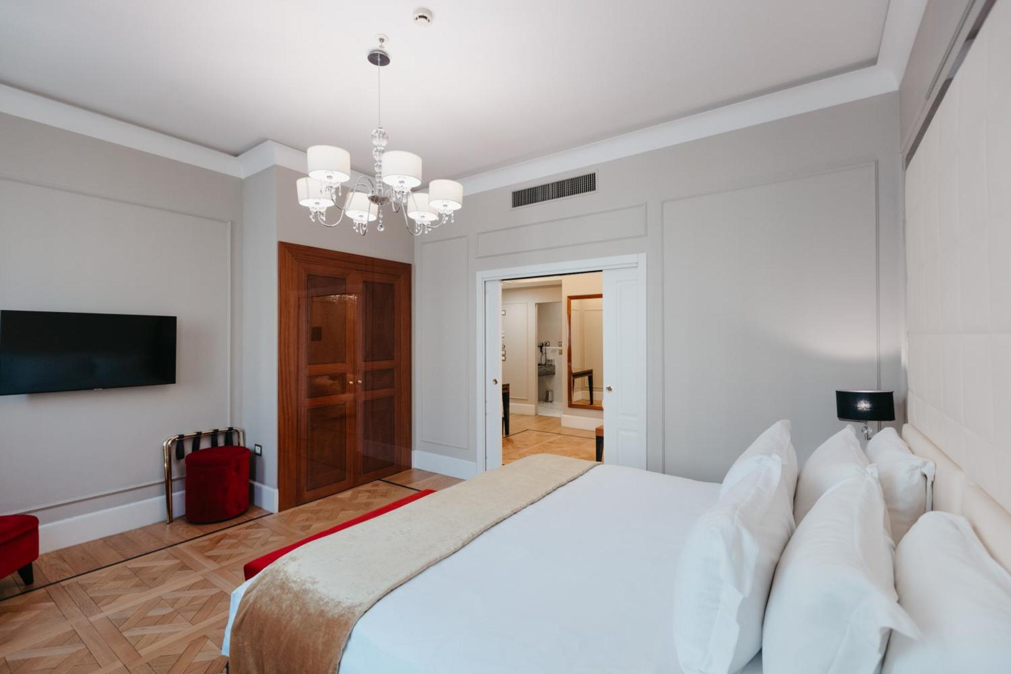 Grand Hotel Yerevan - Small Luxury Hotels Of The World Exterior foto