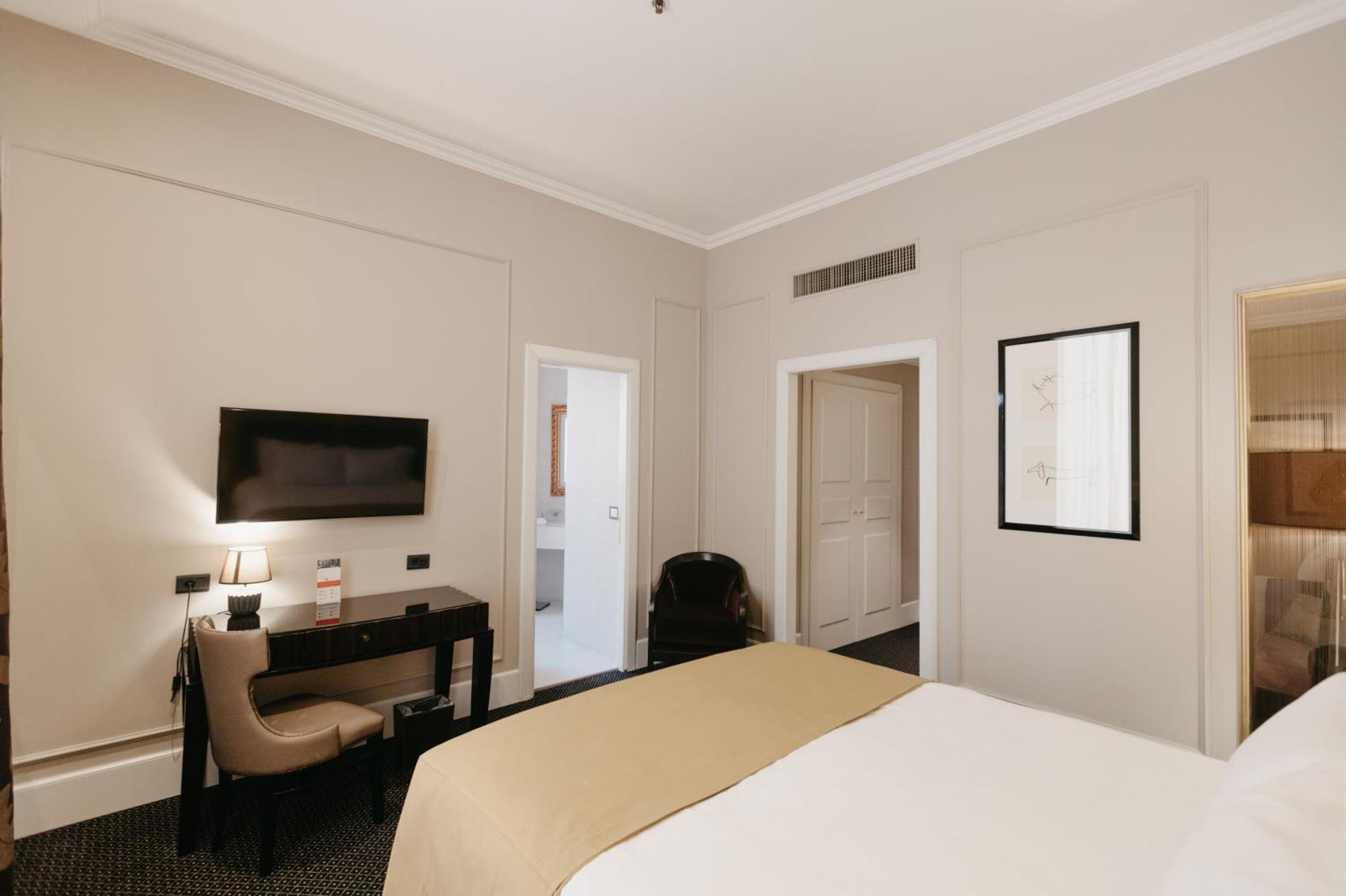 Grand Hotel Yerevan - Small Luxury Hotels Of The World Exterior foto