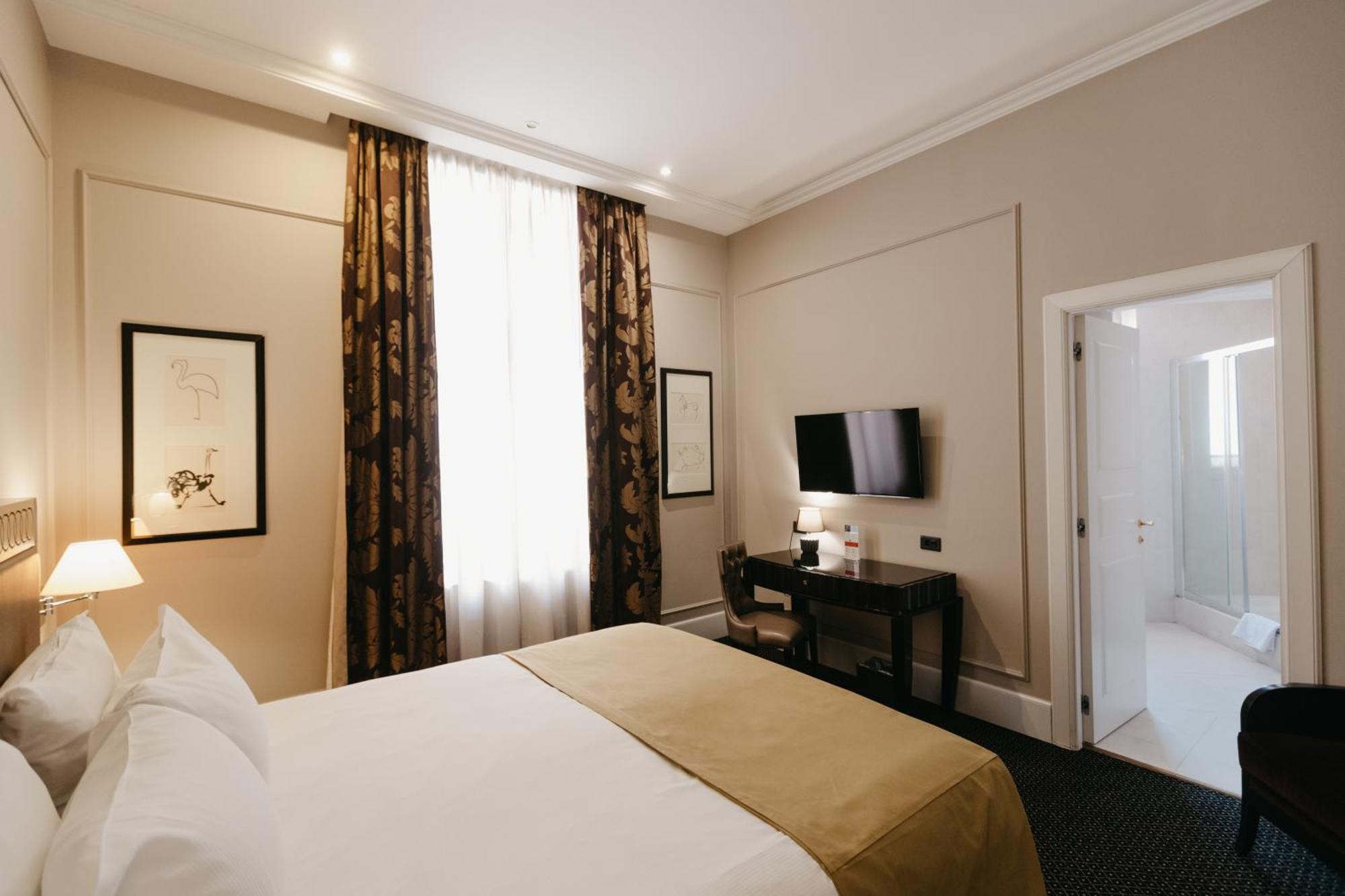 Grand Hotel Yerevan - Small Luxury Hotels Of The World Exterior foto