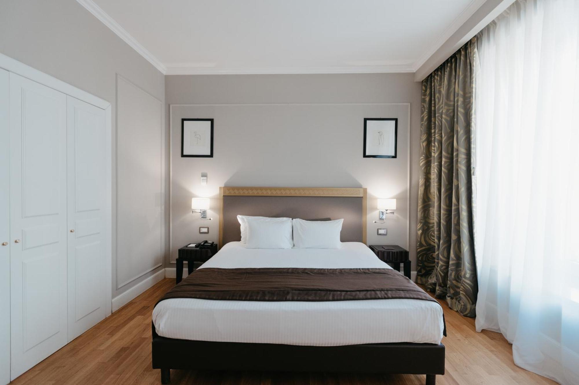 Grand Hotel Yerevan - Small Luxury Hotels Of The World Exterior foto