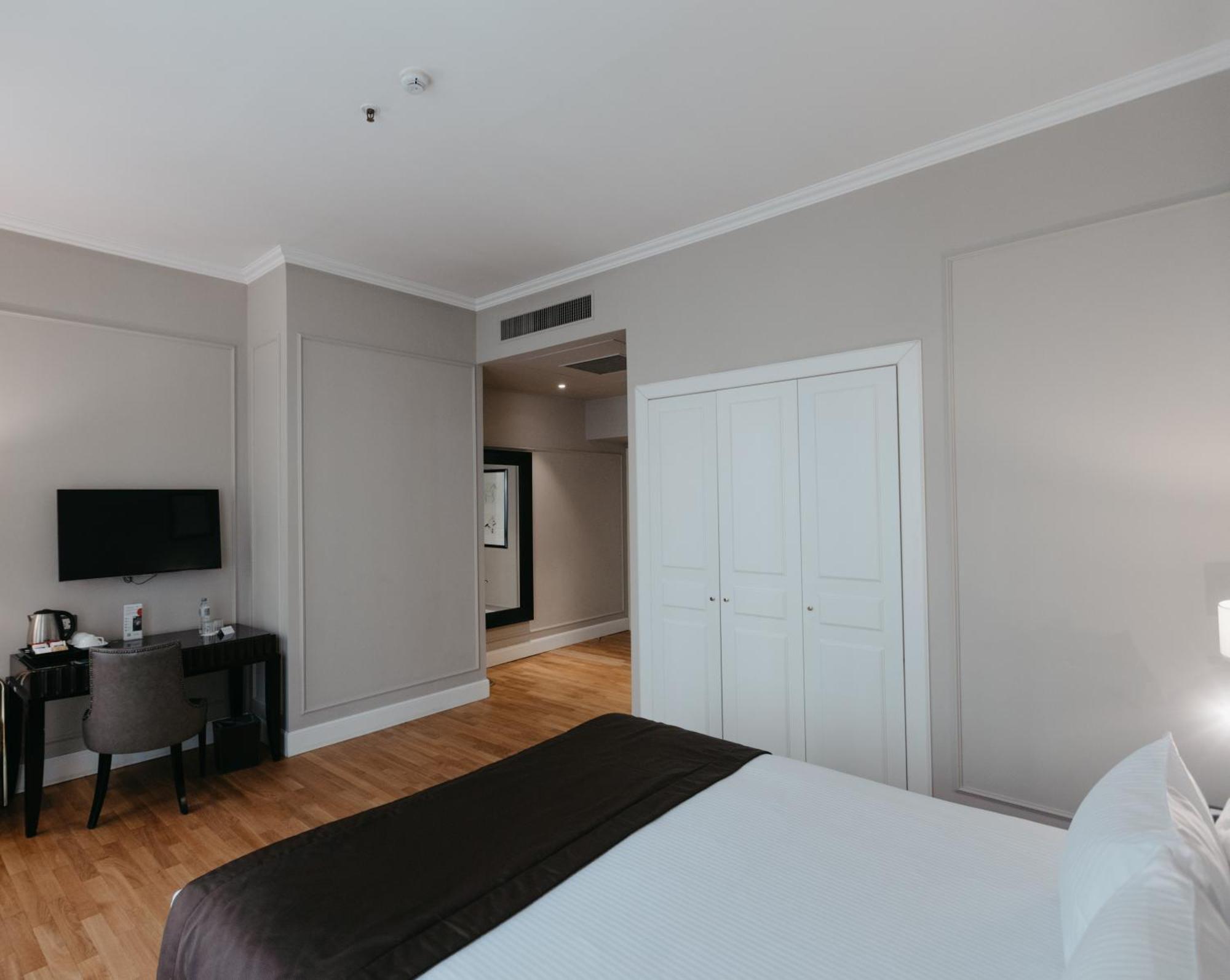 Grand Hotel Yerevan - Small Luxury Hotels Of The World Exterior foto